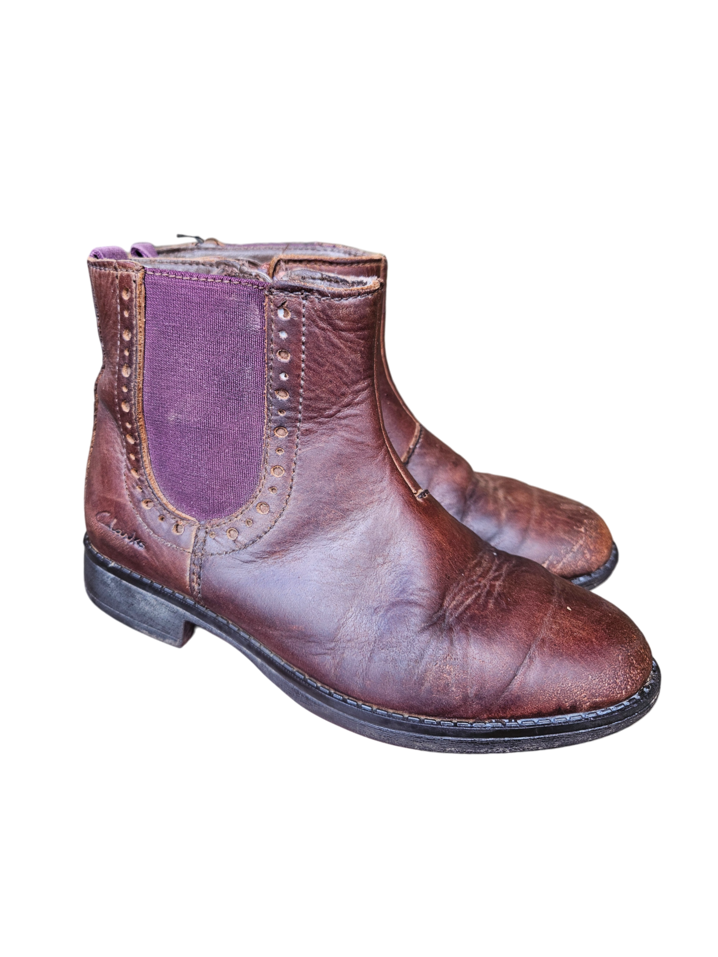Clarks brown leather chelsea boots with zip closure C11