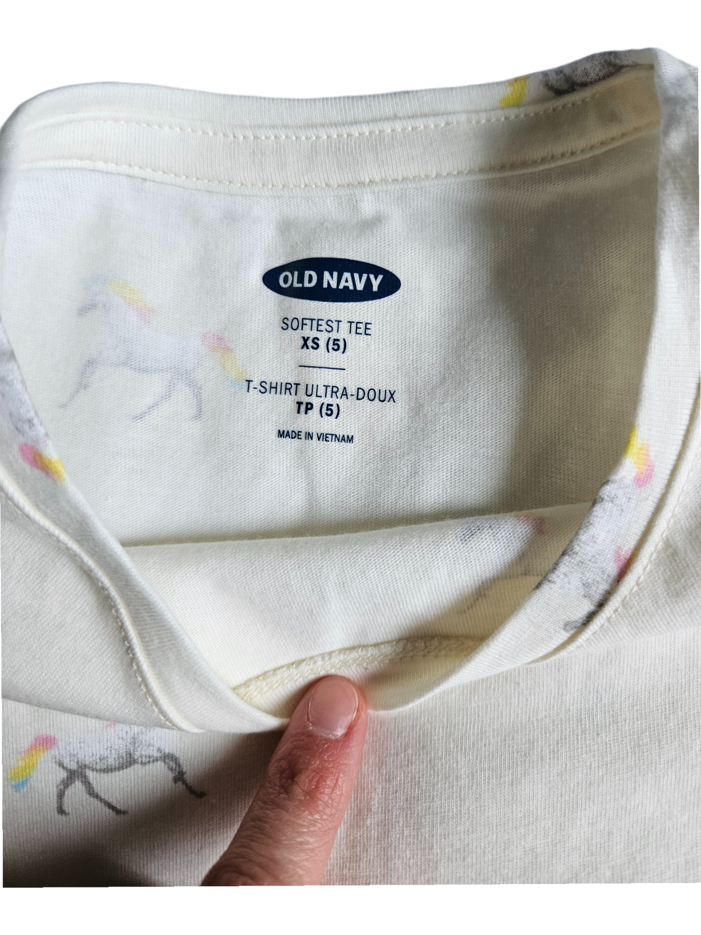 Old Navy white tee with unicorn print 5T NWT