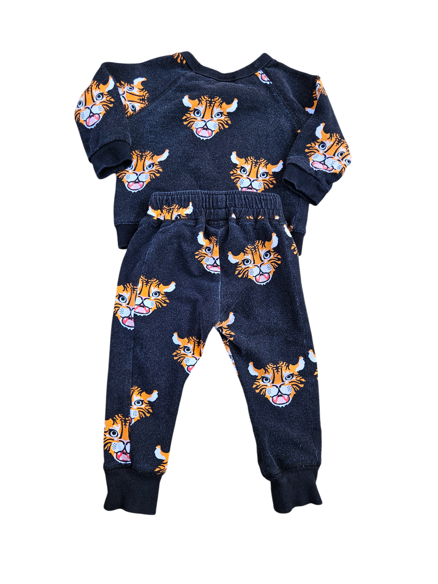 Whistle and Flute two piece sweatsuit set 12-18m