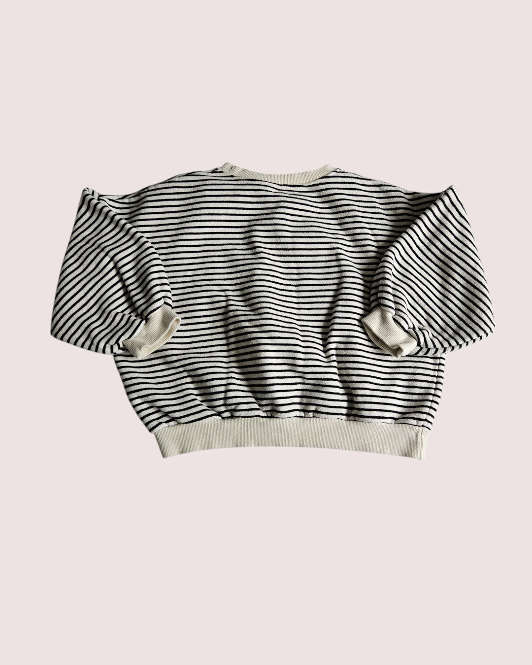 korean brand two piece sweatsuit Best fit 2-4T