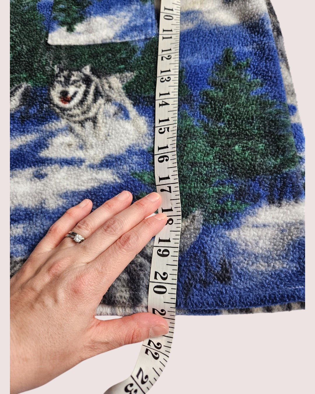 Handmade wolf print sherpa hooded pullover approxc 6-8Y