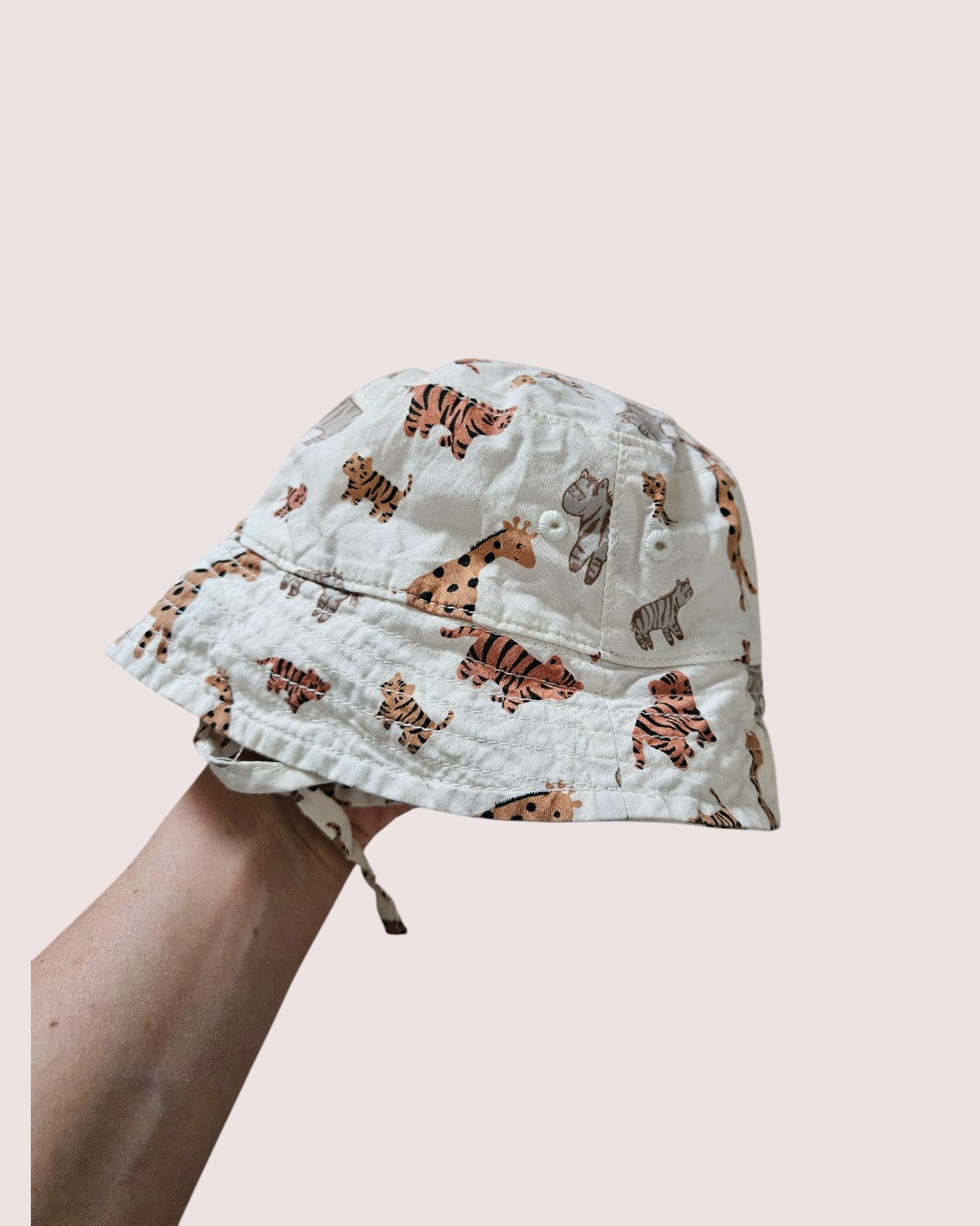 H&M bucket hat 9-12m