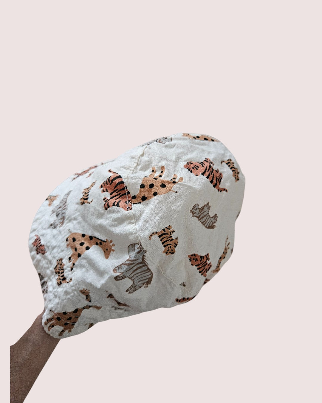 H&M bucket hat 9-12m