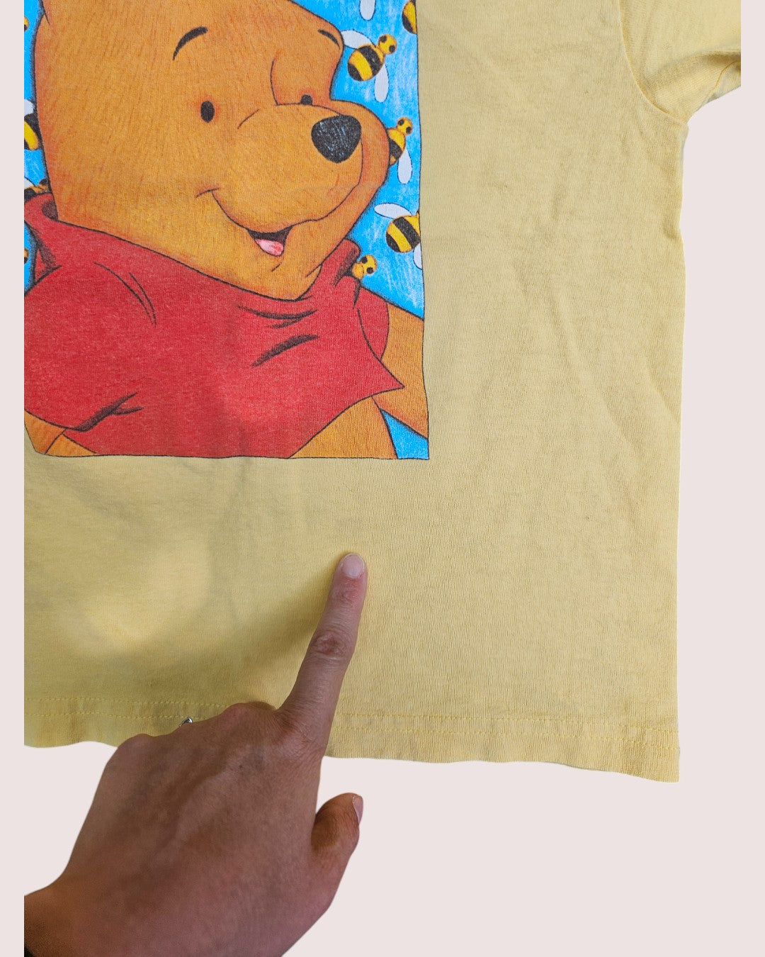 Vintage Disney Pooh and honeybees tee Youth XS 5-6Y