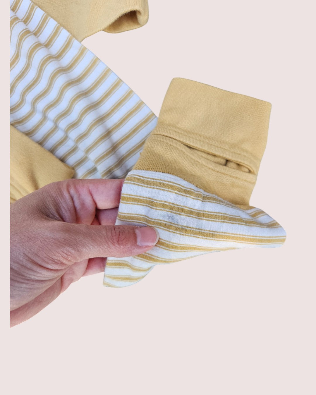 Goumi Kids lounge set pants and long sleeve 4T -yellow stripes