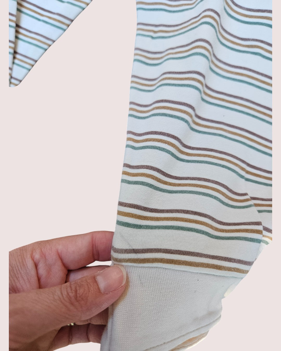 Goumi Kids lounge set pants and long sleeve 4T -colourful stripes