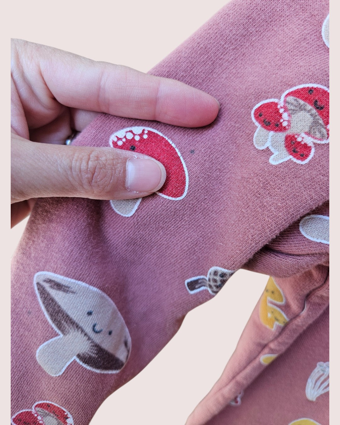 Whistle and Flute mushrooms crewneck Size 3-4