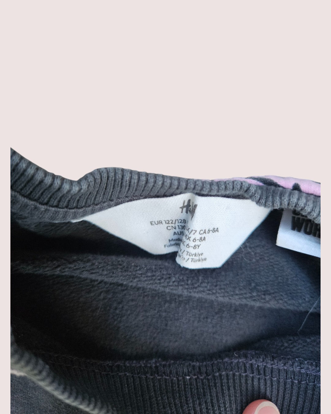 H&M Smiley world crewneck 6-8Y