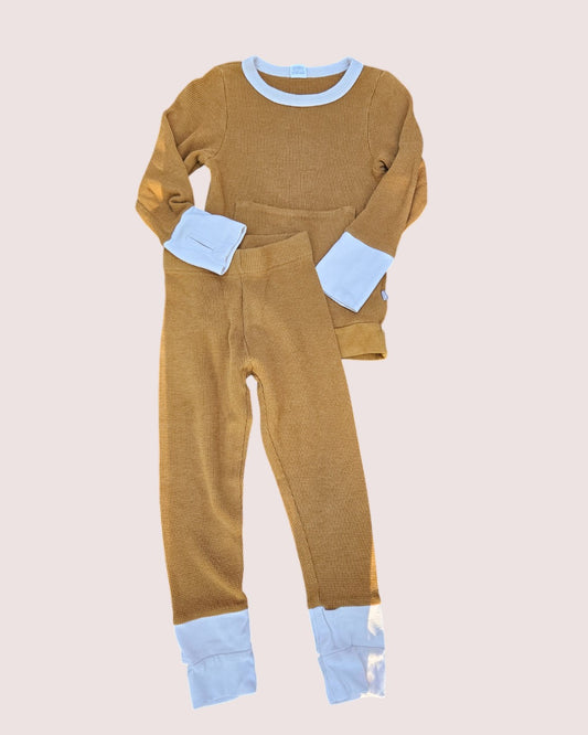 Goumi Kids waffle lounge set pants and long sleeve 4T