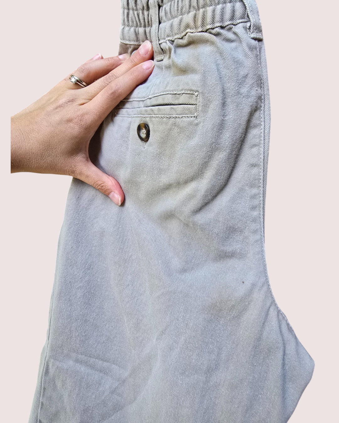 Vintage Gap pleated front khakis Size 6 slim
