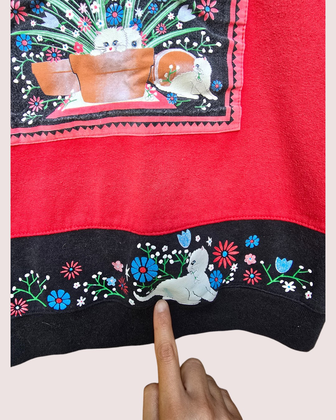 Vintage Spumoni cat crewneck fits like 4-6t
