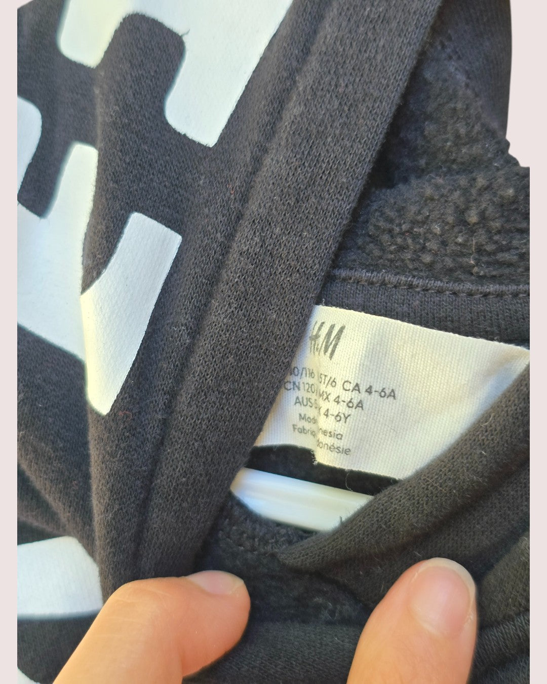 H&M skeleton pullover  Tagged 4-6Y