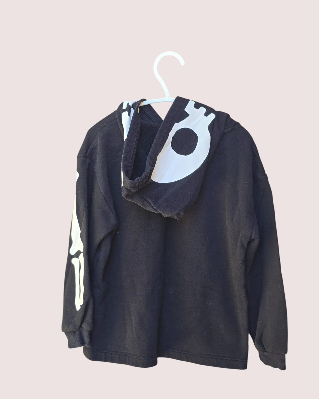 H&M skeleton pullover  Tagged 4-6Y