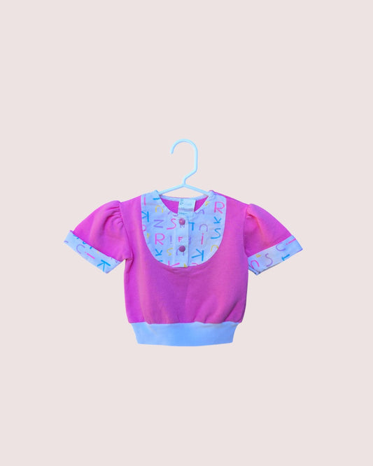 Vintage tee with alphabet details and the cutest puff sleeves 18m