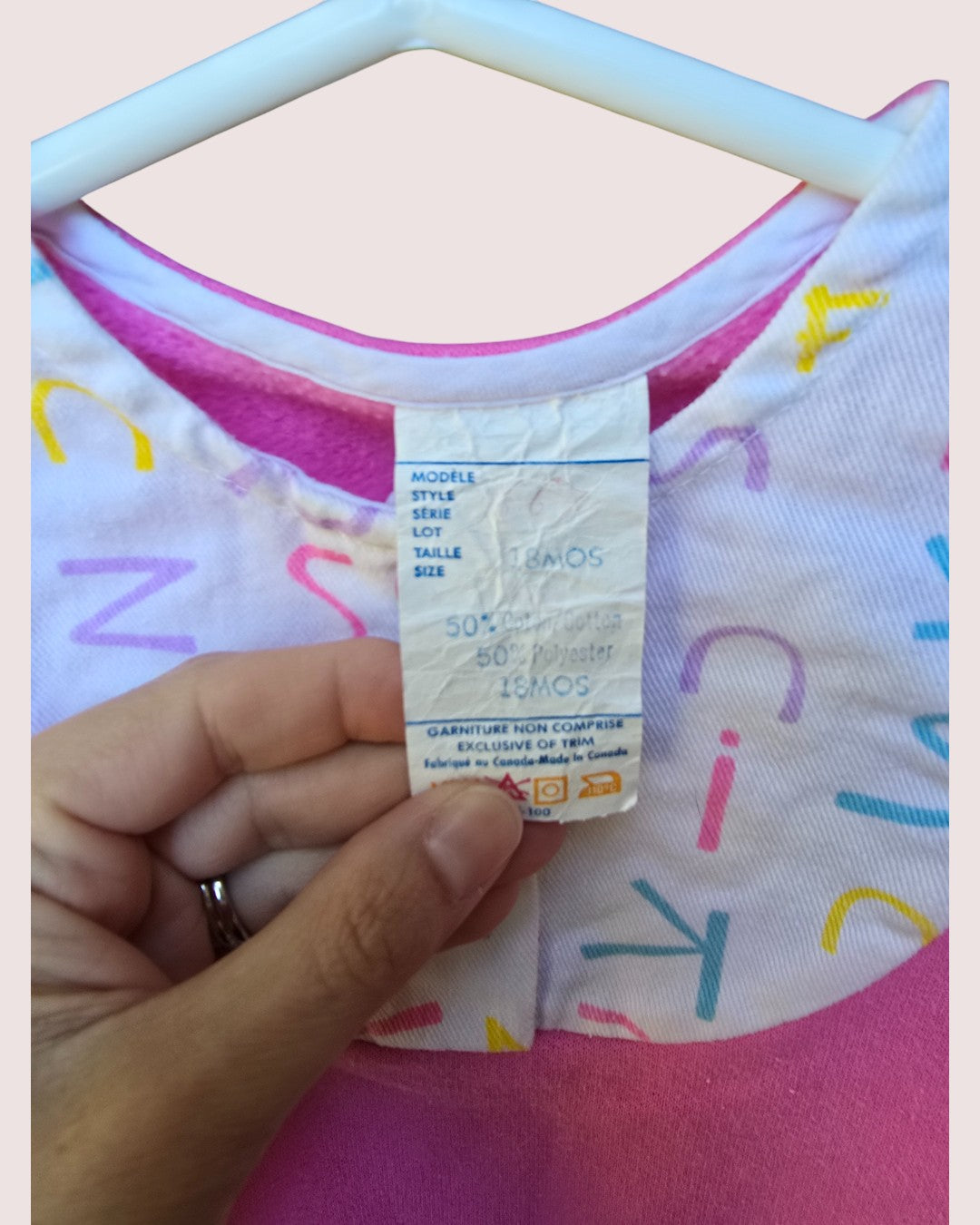 Vintage tee with alphabet details and the cutest puff sleeves 18m