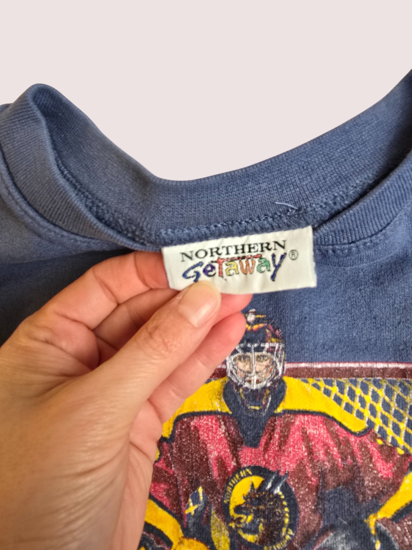 Vintage Northern Getaway hockey crewneck Youth XXS
