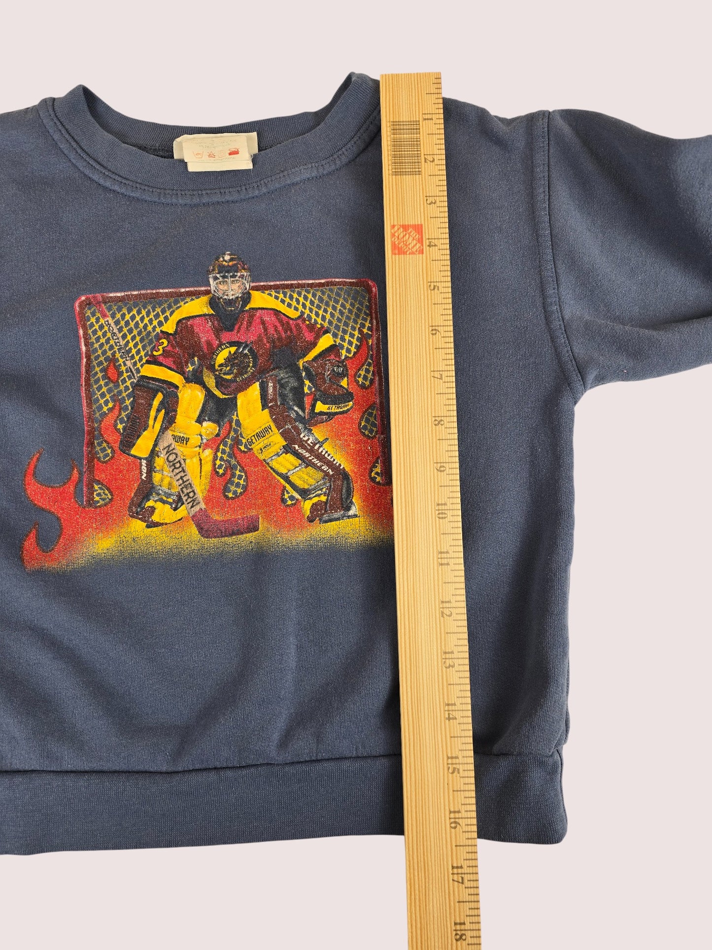 Vintage Northern Getaway hockey crewneck Youth XXS