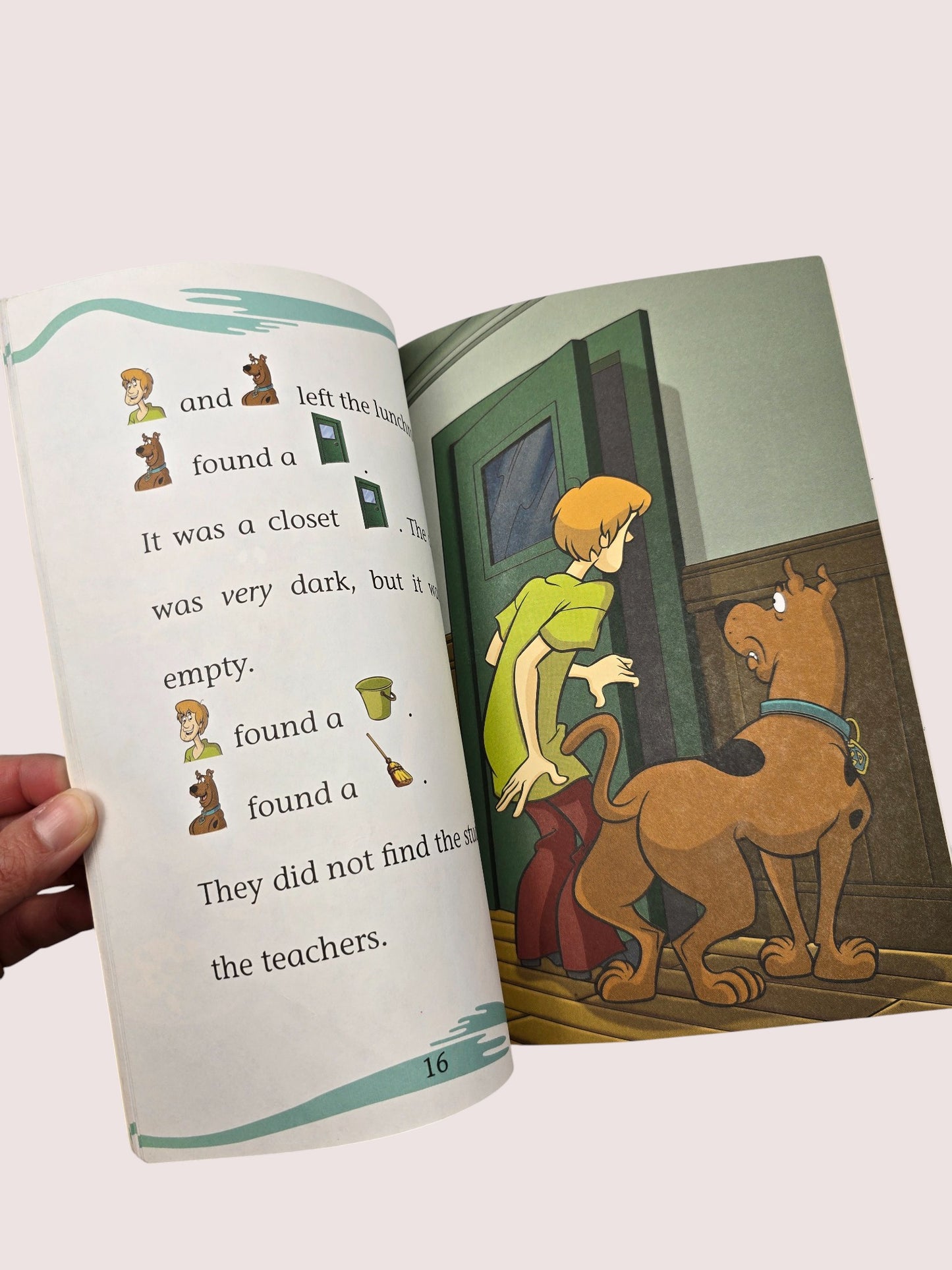 Scooby Doo paperback "Ghost School"