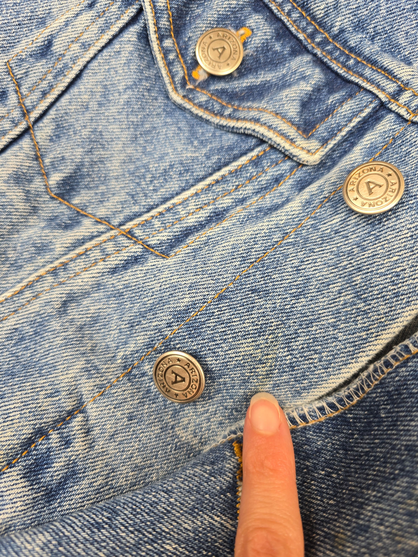 Vintage lightwash denim jacket best fit 7-9Y