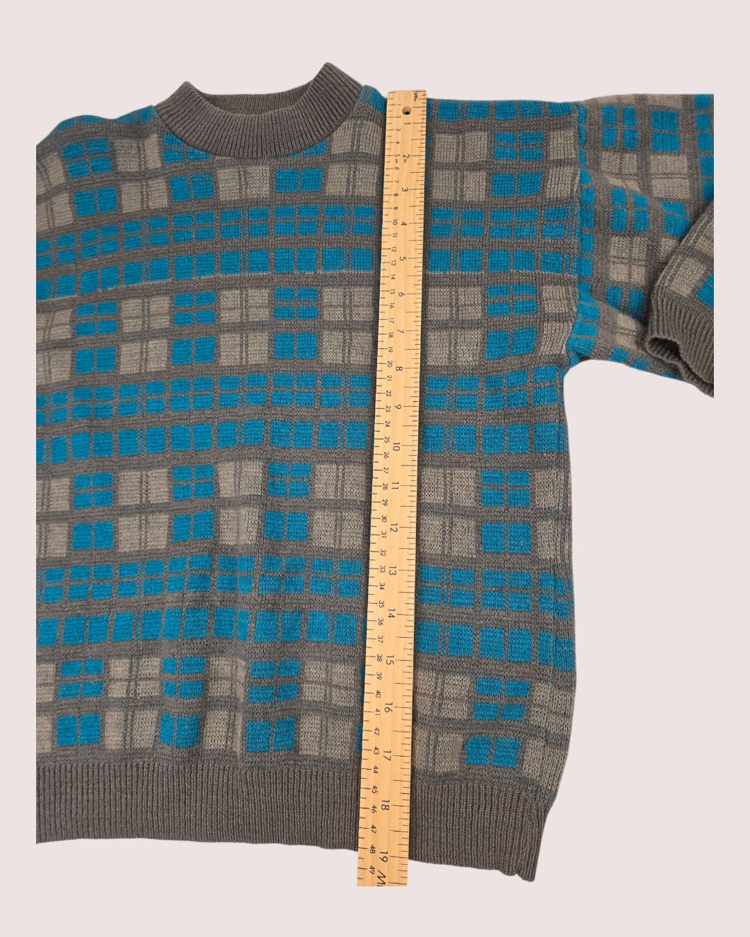 Vintage acrylic knit sweater Approx 6-8Y