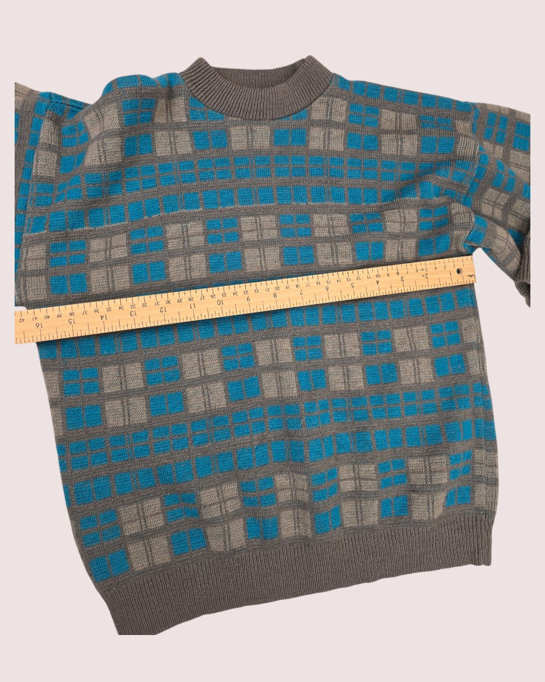 Vintage acrylic knit sweater Approx 6-8Y