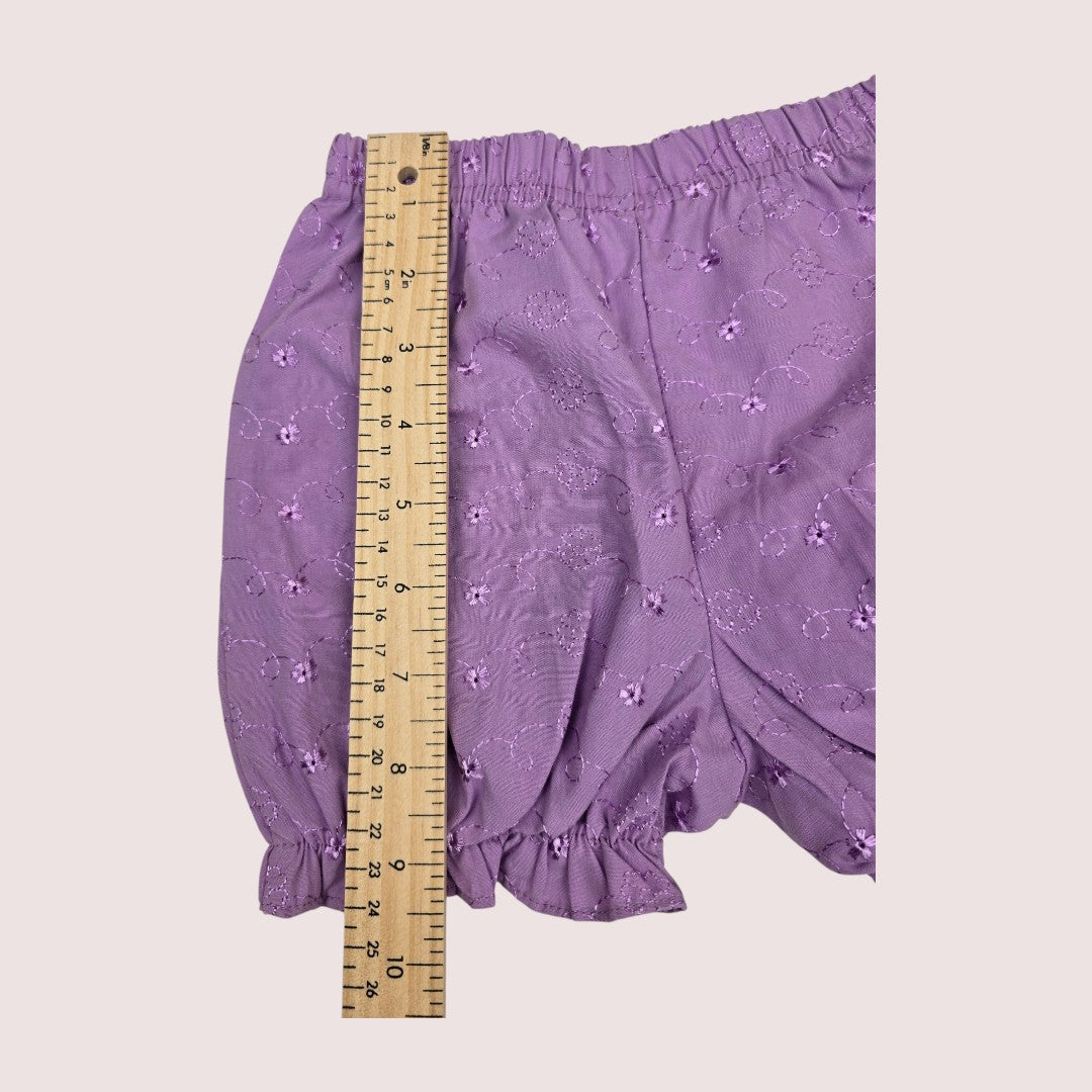 Eyelet bloomers 18m
