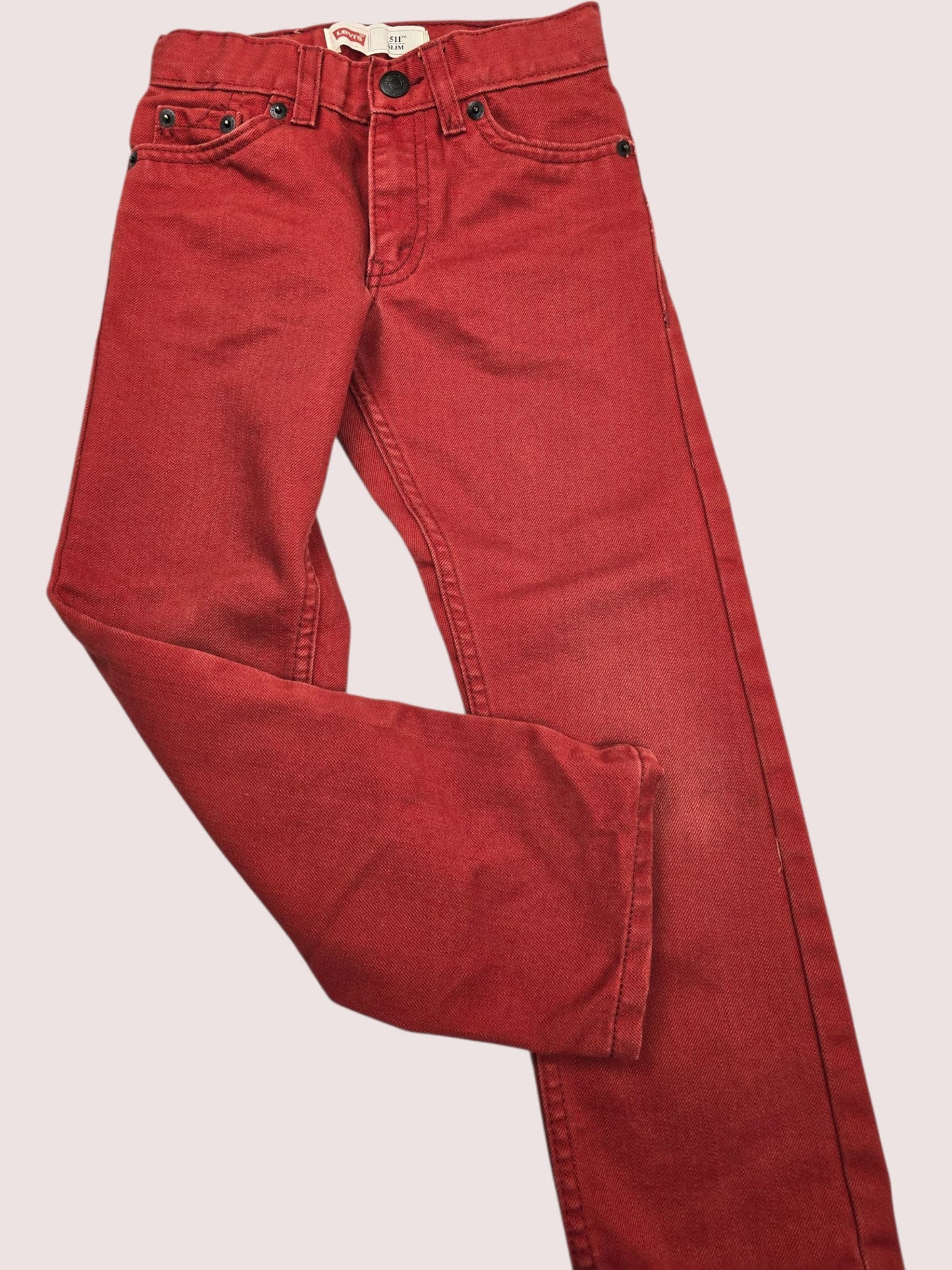 Deep red Levis 6slim