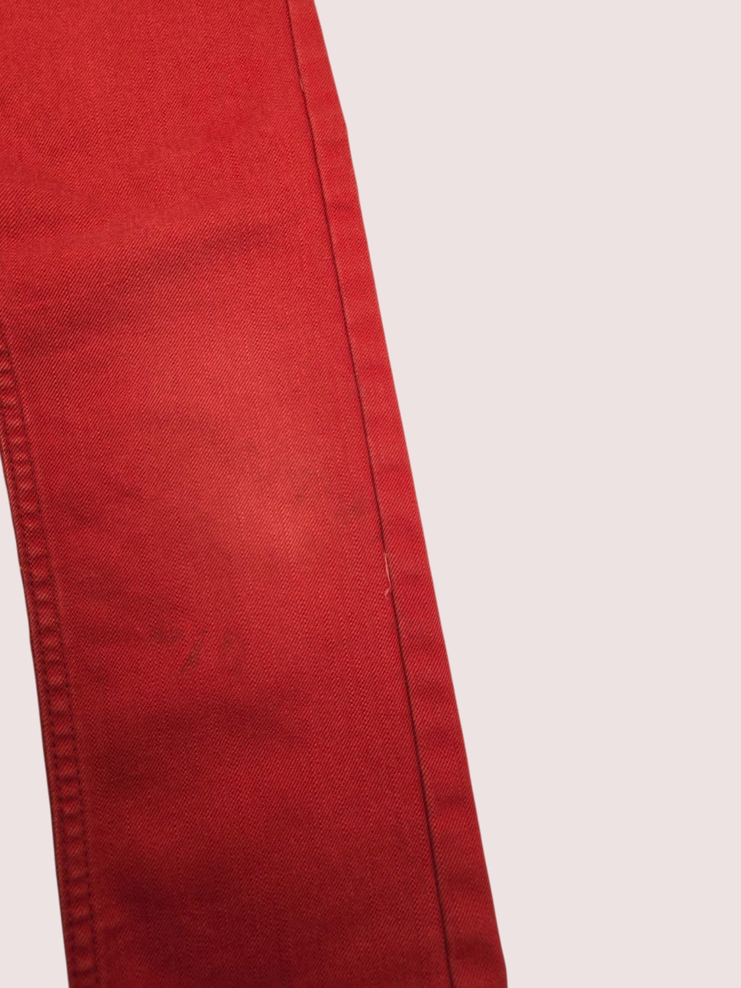Deep red Levis 6slim