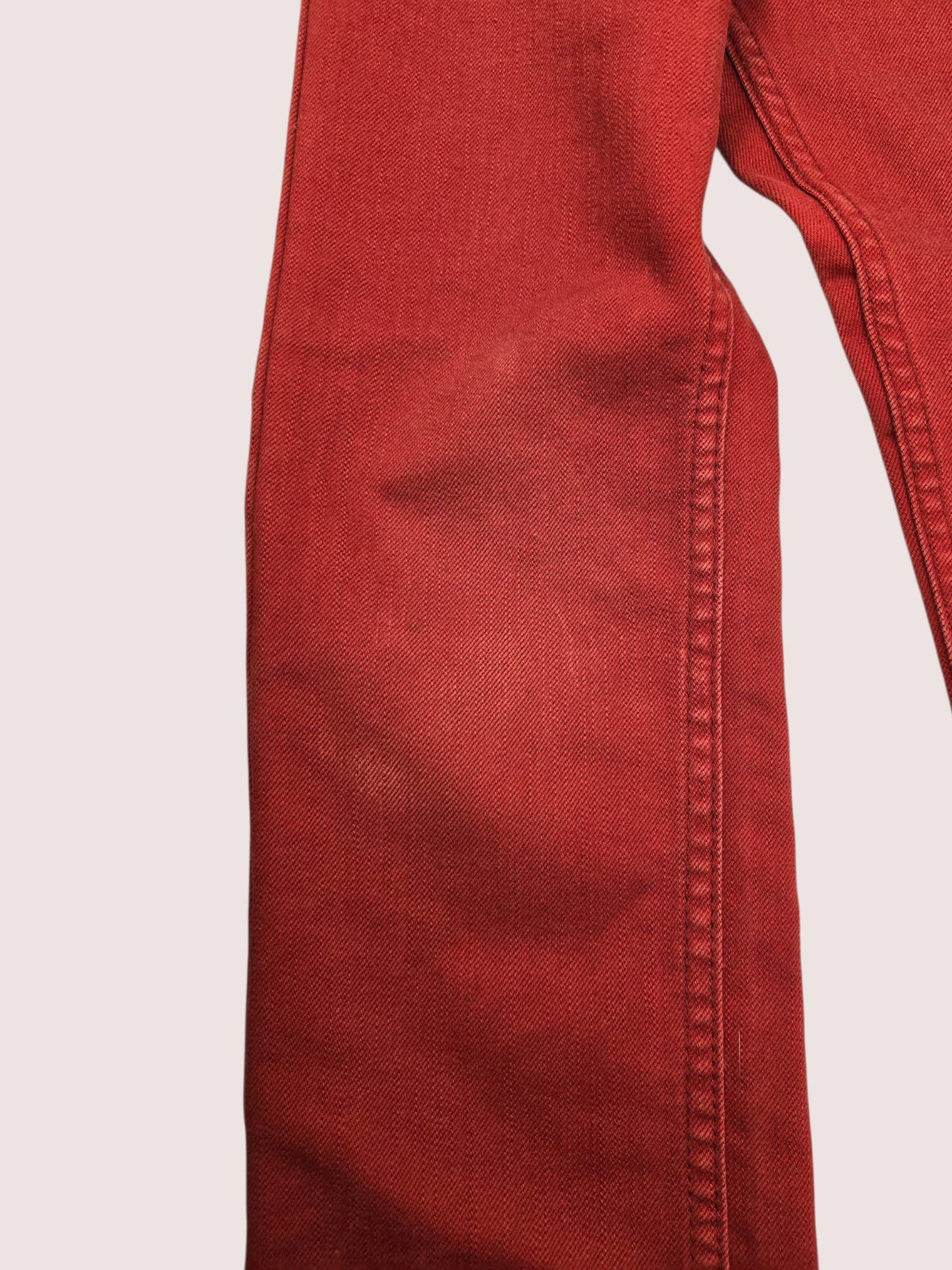 Deep red Levis 6slim