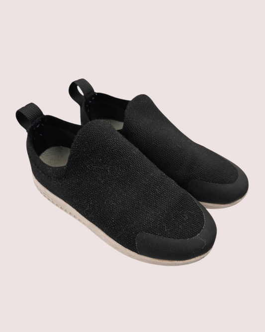 Heyfolks black slip on shoes 11C EUC